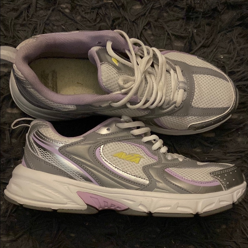 Stylish Women's Athletic Shoes in Gray and Purple